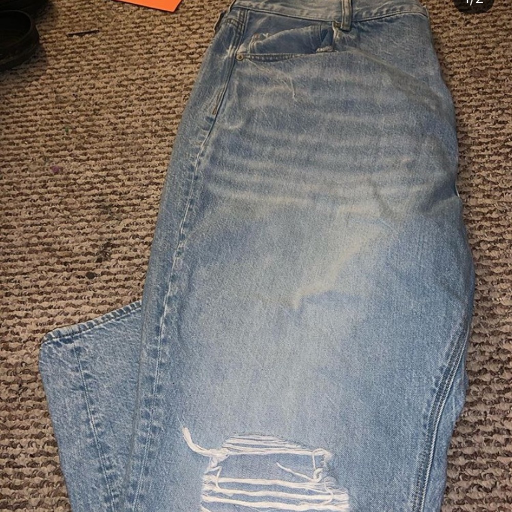 American eagle mom jeans